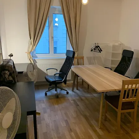 Apartmán Two In Walking Center 4 1 Pax