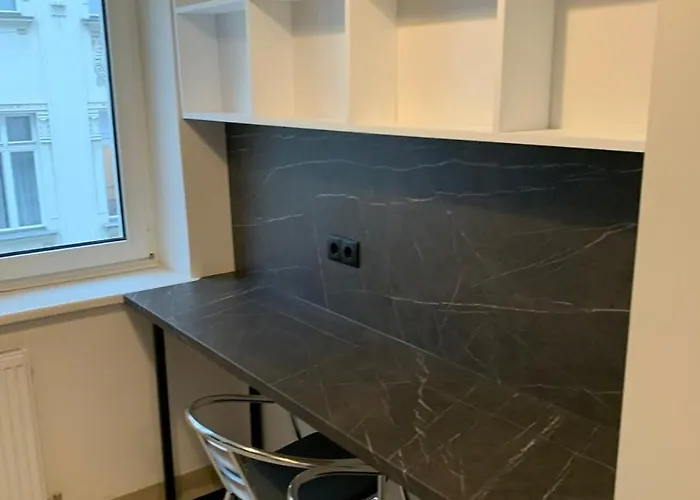 Two In Walking Center 4 1 Pax Vienna